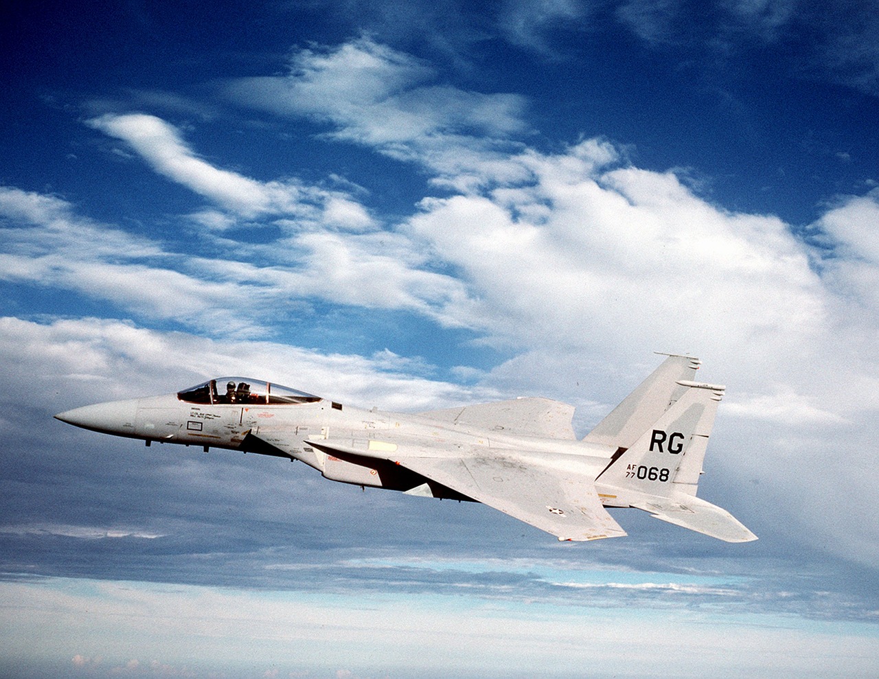 知乎实名账号：实名账号对线上交易与线下交易之间的合作模式的影响