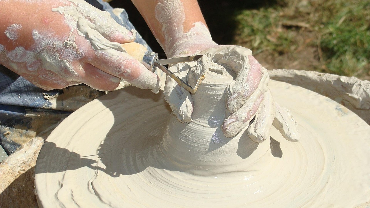 卖vx的网站：我要详情下载教程一个app